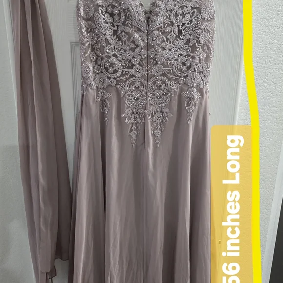 Cachet Lavender Lace Maxi Dress - Picture 2 of 5